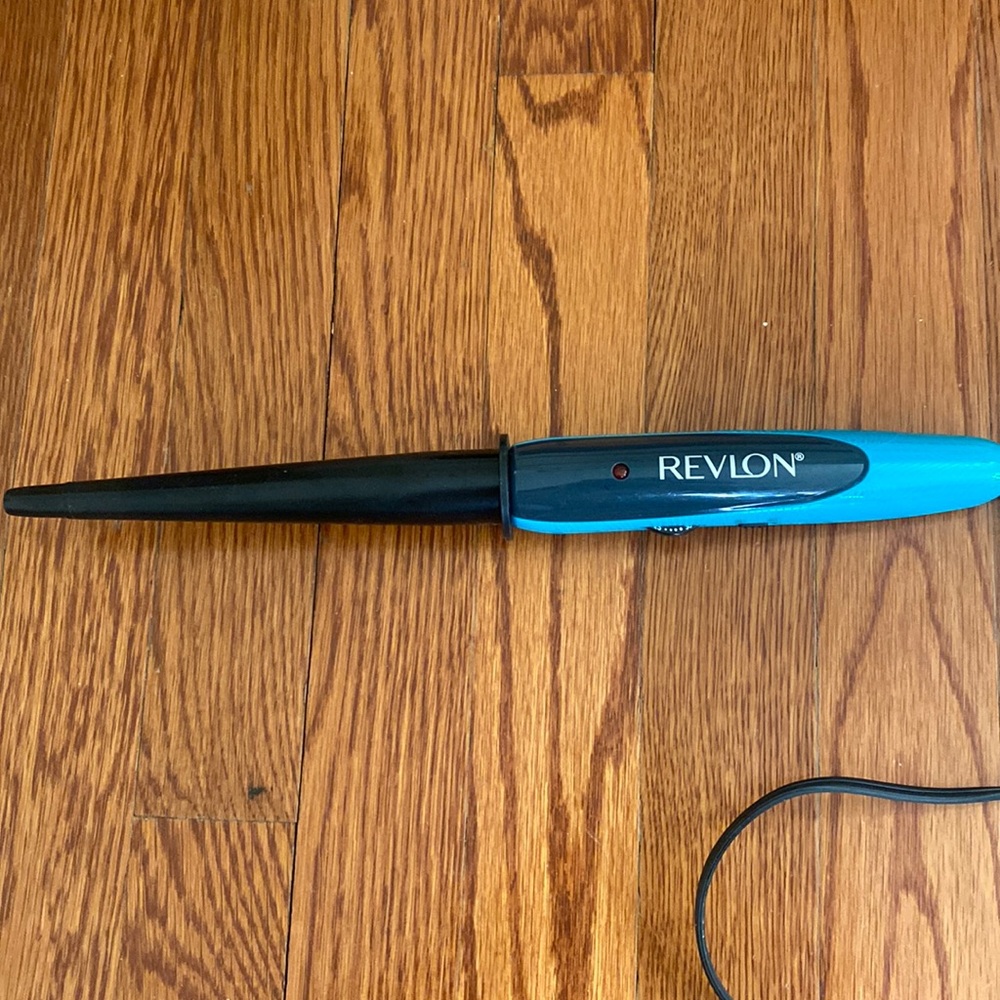 Revlon 3X Ceramic Tapered Curling Wand - Long Lasting Curls & Waves